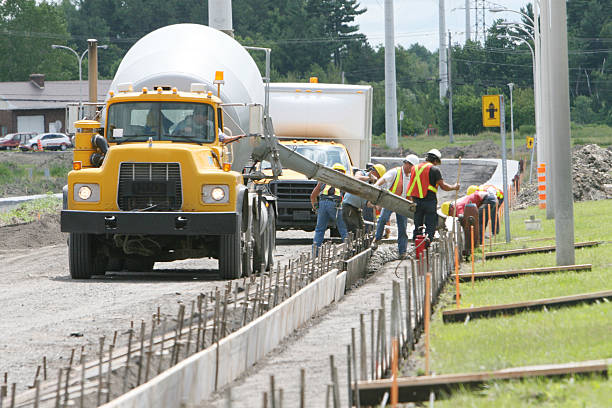 Best Best Concrete Contractor  in Tupelo, MS
